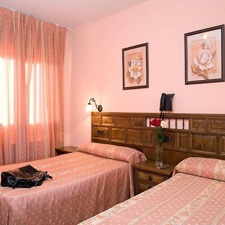 Hotel Rural "Victoria" Humanes Kamer foto